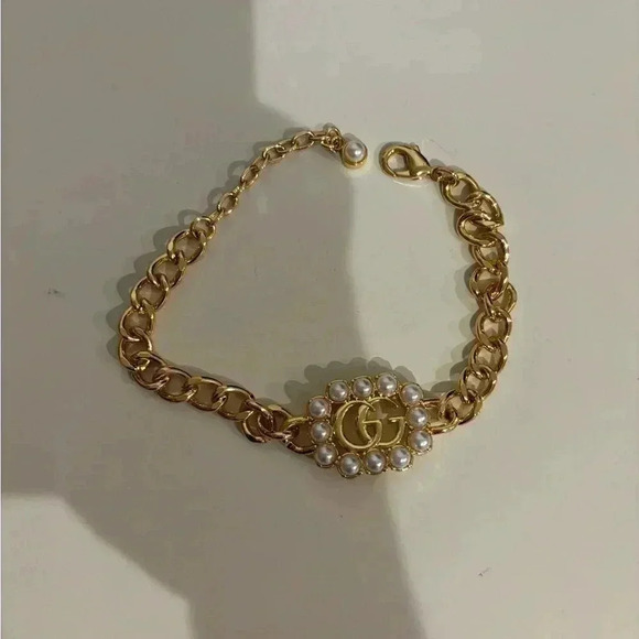 Gucci Double G Faux Pearl Bracelet - Picture 1 of 5